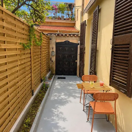 Appartement Private Patio - Heart Of